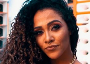 A Polícia Militar do Ceará realizou a prisão em flagrante da cantora Ketney Karol, conhecida como "Rainha do Piseiro" (Foto: Reprodução/Redes sociais)