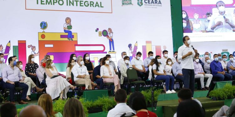 Governo do Ceará amplia a rede pública de Ensino Médio em tempo integral em 60%