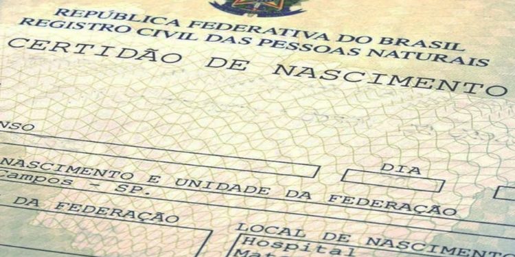 Avó entra na Justiça para mudar nome do neto registrado como ‘Lúcifer’ em Nova Olinda