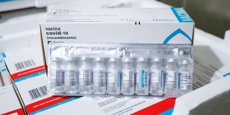 Quarta dose de vacina contra Covid para idosos no Ceará vai ser discutida na próxima semana