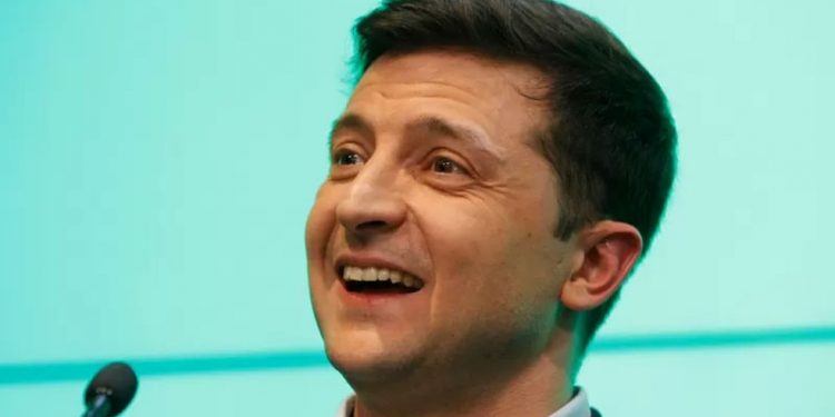 Quem é o presidente da Ucrânia, Volodymyr Zelensky, ex-comediante que virou alvo de Putin