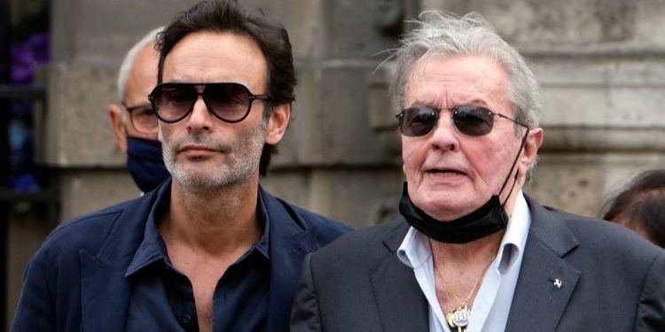 Alain Delon pede a filho que providencie sua eutanásia