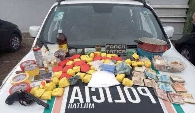 Polícia Militar apreende arma, drogas e mais de R$ 14 mil durante operação em Tianguá