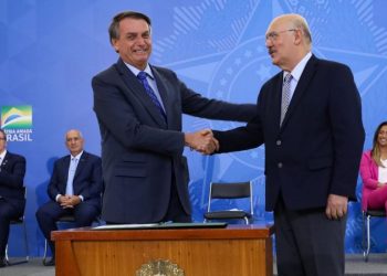 Jair Bolsonaro e Milton Ribeiro (Foto: Clauber Cleber/PR)