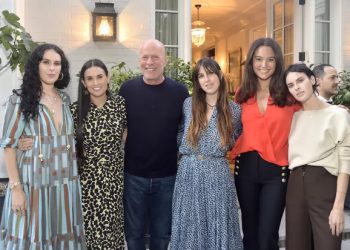 Rumer Willis, Demi Moore, Bruce Willis, Scout Willis, Emma Heming e Tallulah Willis (Foto: Getty Images)