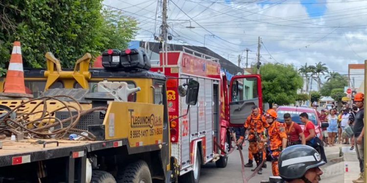 Bombeiros tentam há 60 horas resgatar mulher que caiu em cacimba em Juazeiro do Norte