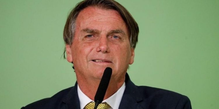 Com ‘tempo sobrando’, Bolsonaro opina sobre BBB 22 na madrugada: ‘Muito ruim’