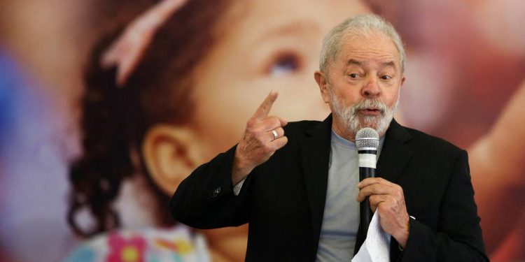 Lula visita México e fala em união da América Latina contra guerra