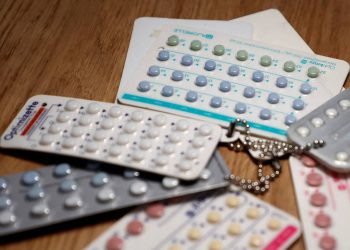 Quase 60 anos após a criação da pílula anticoncepcional feminina, cientistas estão perto de lançar a masculina (Foto: Noemie Olive/Reuters)