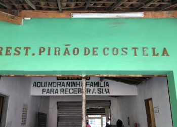 Fachada do restaurante da família do BBB Vyni, o Pirão de Costela, no Crato (Foto: Márcio Silvestre)