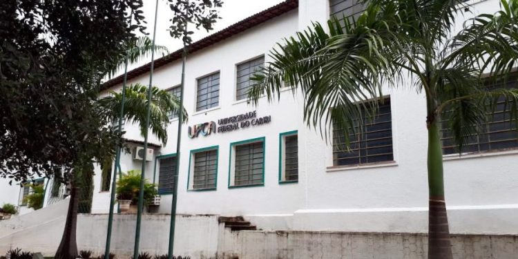 Faculdade de Medicina, em Barbalha, abre vaga para professor substituto; saiba como se inscrever
