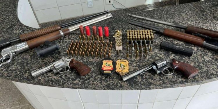 Crato: Médico é preso em flagrante pela Polícia Civil com arsenal escondido em casa