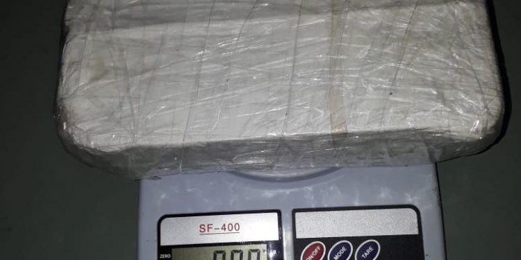 Crato: Mulher é detida com 1kg de cocaína pura após assumir papel de irmão preso em grupo criminoso