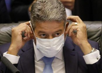 O presidente da Câmara, deputado Arthur Lira (PP-AL), durante sessão no plenário (Foto: Dida Sampaio/Estadão Conteúdo)