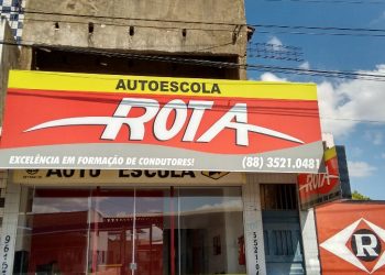 A autoescola teria fechado as portas deixando mais de 200 alunos em processo de habilitação (Foto: Reprodução/Google Street View)