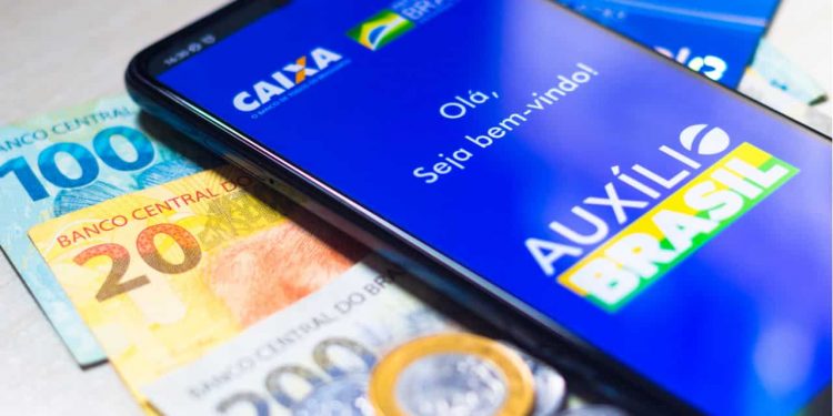 Auxílio Brasil: benefícios de abril começam a ser pagos nesta semana; veja calendário