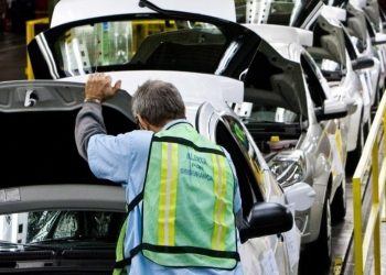 Faturamento e participação da indústria no PIB caíram nos últimos anos; setor fala em 'problemas estruturais' (Foto: Rodrigo Paiva/Folhapress)