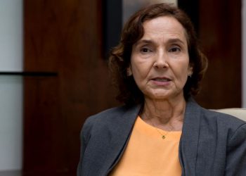 Izolda Cela se defende de ‘fake news’ sobre aumento da conta de luz no Ceará: ‘Mentem!’