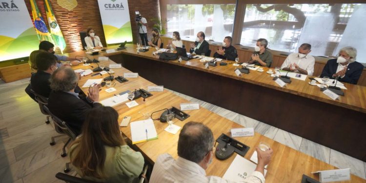 Izolda Cela reúne secretariado para discutir as próximas ações de Governo