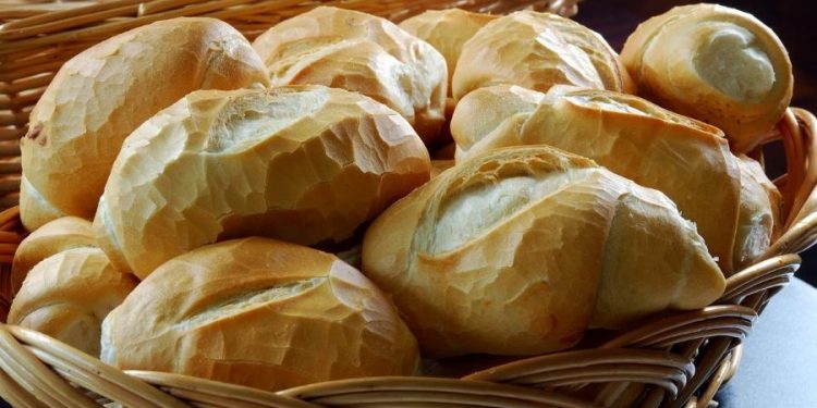 Pão não é vilão da dieta: veja 3 dicas para uma refeição saudável com ele