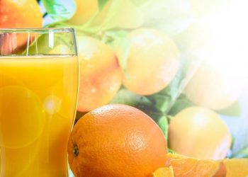 Vitamina C pode ser encontrada não só em em frutas, mas também em verduras e legumes (Foto: Pixabay)