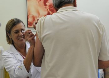 Vacinação contra a gripe começa em todo o país