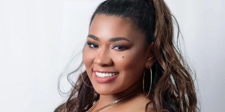 Ex-cantora da Desejo de Menina é hospitalizada após perder força de parte do corpo