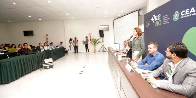 Prefeitos dos dez municípios atendidos pelo PReVio assinam termo de cooperação com Governo do Ceará