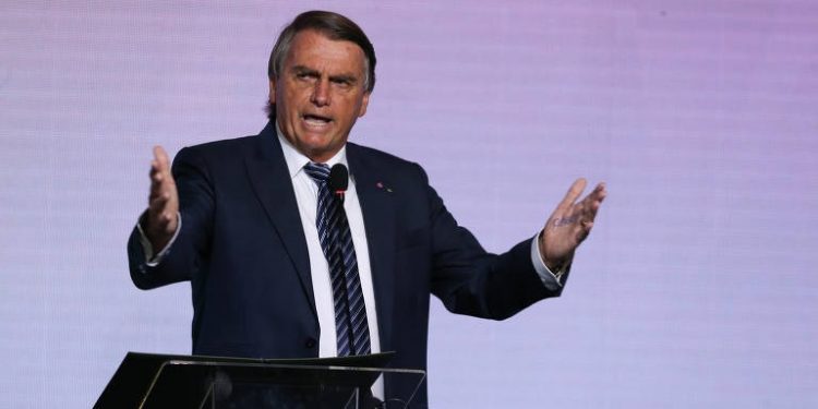 Com medo de perder as eleições, Bolsonaro apresenta ao STF ação contra Alexandre de Moraes