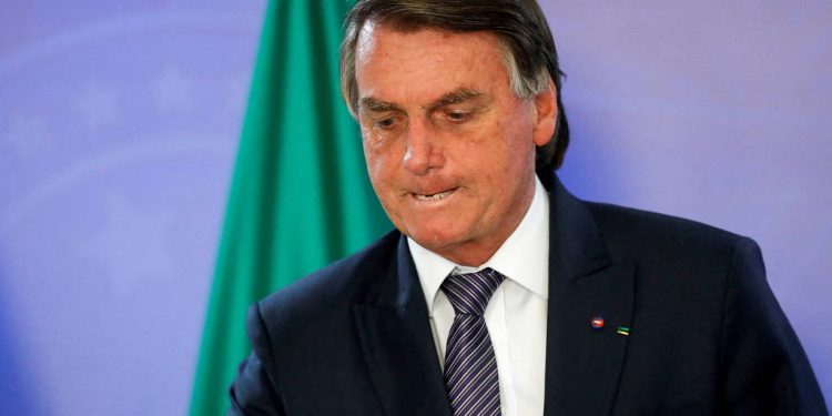 Rejeição recorde: 54% dizem não votar em Bolsonaro de jeito nenhum, mostra Datafolha