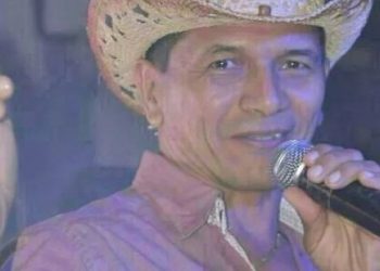 Ex-cantor da banda Canários do Reino morre aos 57 anos