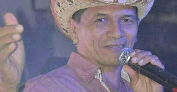 Ex-cantor da banda Canários do Reino morre aos 57 anos