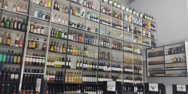 Empresários são alvos de mandados por suspeita de sonegação de R$ 30 milhões em impostos de bebidas