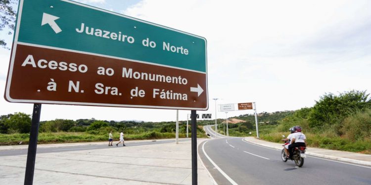 Crato: Governo do Ceará inaugura acesso à estátua de Nossa Senhora de Fátima e anuncia mais investimentos