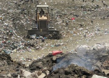 Fumaça em lixão de Juazeiro do Norte já foi motivo de reclamação de moradores (Foto: Antônio Rodrigues)