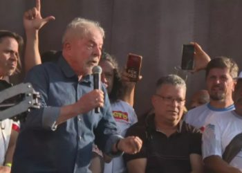 O ex-presidente Lula discursa em São Paulo (Foto: Reprodução/TV Globo)