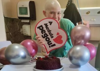 Repórter Marina Alves comemora em rede social sucesso de transplante de medula doada pela irmã: ‘Pegou’