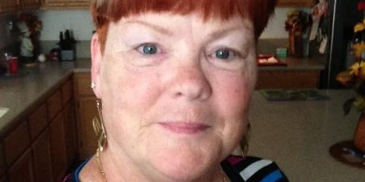 Homem morre de infarto enquanto enterrava mulher que ele matou estrangulada