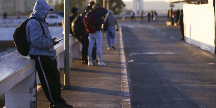 Covid-19: chega ao fim estado de emergência em saúde pública no Brasil