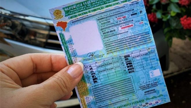 Nova CNH digital só é emitida junto ao documento físico no Ceará, diz Detran