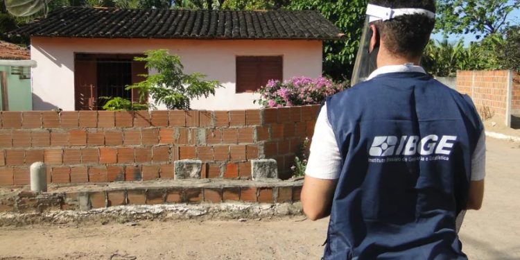 IBGE abre novo concurso para 48,5 mil vagas de recenseador