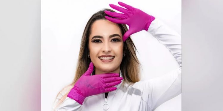 Dentista que morreu após carro capotar perdeu o controle do veículo em curva, diz polícia