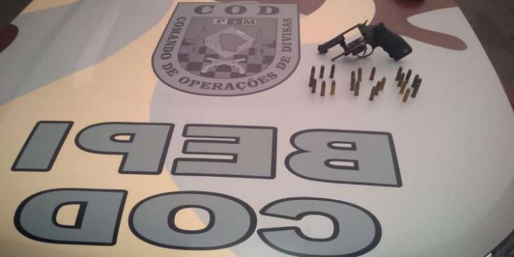 Idoso é preso em posse de arma de fogo e munições em Juazeiro do Norte