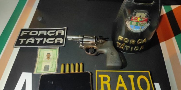 Polícia Militar prende homem e apreende arma de fogo durante ação em Barbalha