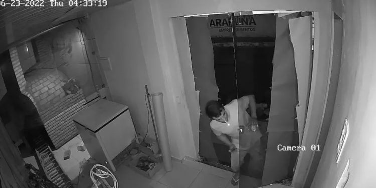 Donos de estabelecimentos denunciam arrombamentos de lojas no Bairro Lagoa Seca, em Juazeiro do Norte