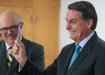 Milton Ribeiro falou à filha que Bolsonaro teme um mandado de busca e apreensão em sua casa (Foto: Divulgação/Palácio do Planalto)