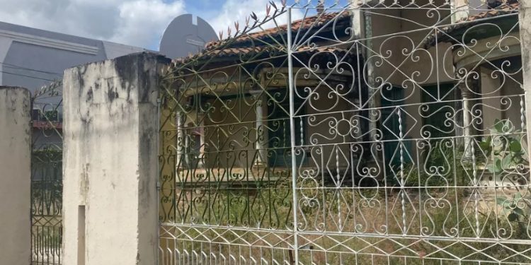 Juazeiro do Norte: Corpo de criança desaparecida é achado em casarão abandonado