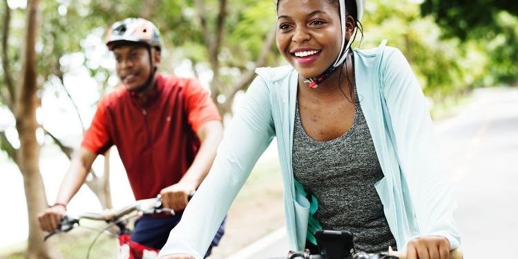 Veja 12 cuidados ao andar de bike para evitar dores na coluna