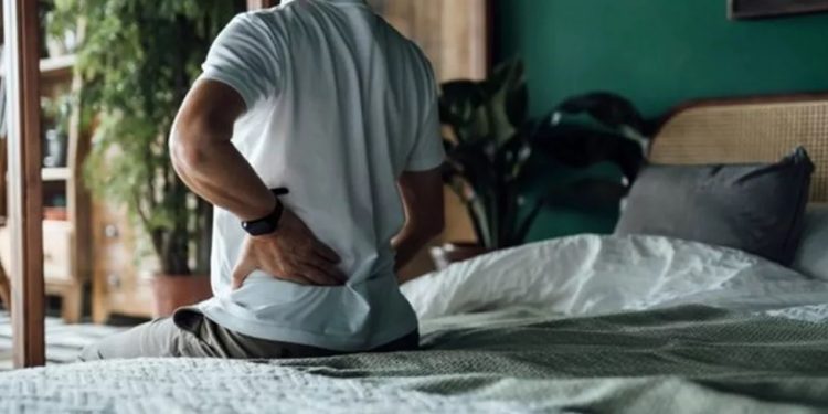 O câncer raro que tem dor nas costas como principal sintoma