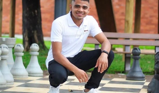 ‘Tá no grale’: Técnico em ar-condicionado tem crescimento meteórico nas redes sociais após viralizar com vídeos engraçados sobre profissões